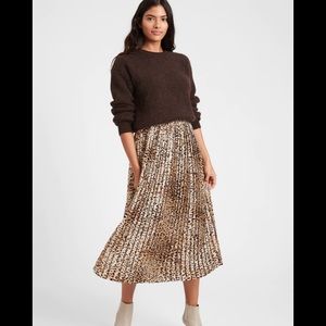 Banana Republic pleated midi skirt